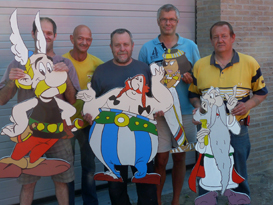 Enkele brandweerlieden met Asterix en Co